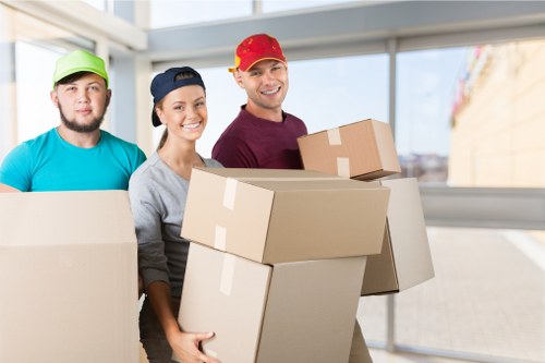 Professional packing and moving support in Swiss Cottage